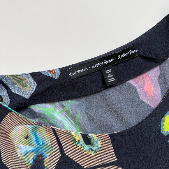 & Other Stories Black Blouse with Digital AI Flower Pattern Snap on UK 12 EU 40 - Picture 5 of 7